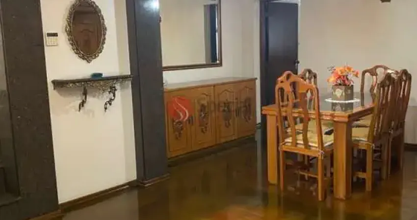 Sobrado 4 dorms,2 vagas, no Tatuapé próximo a R.Emilia Marengo.