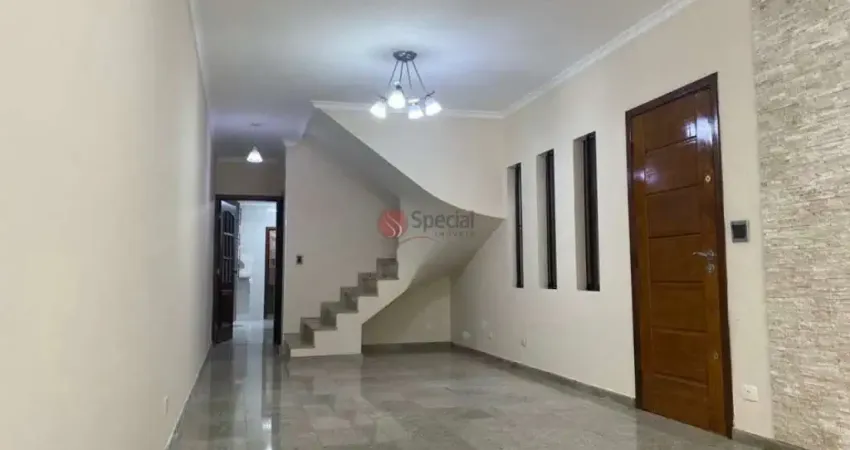 Sobrado no Jardim Têxtil, com 3 dorm, 1 suíte e 7 vagas