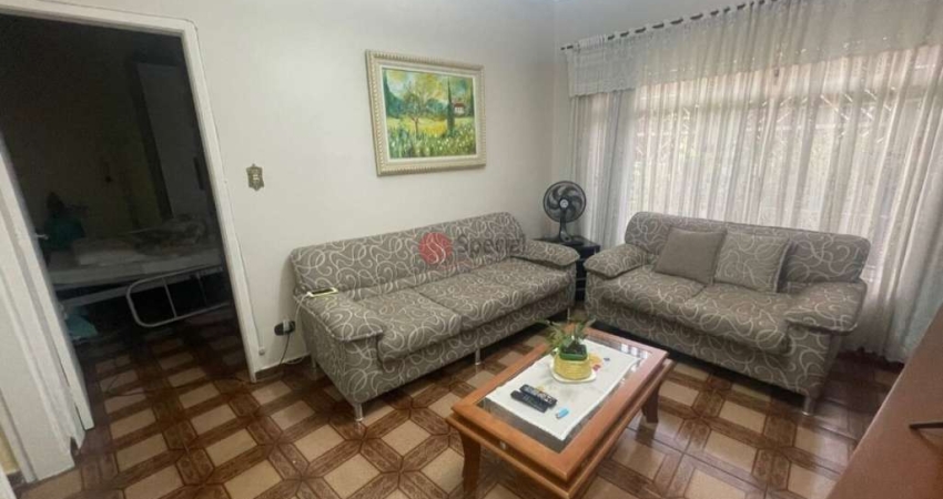 Casa térrea à venda na Vila Carrão com 130 metros.