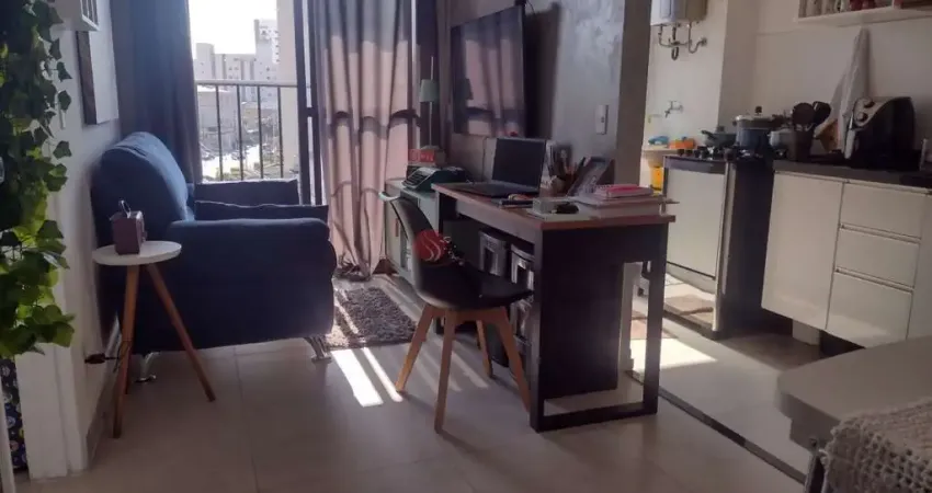 Apartamento na Vila Fomrosa com 1 dormitório, pronto para morar.