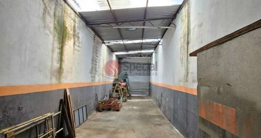 Galpâo no Brás, 1.770 metros àrea construída, terreno 1.388,00m, ao lado do Metro Brás.
