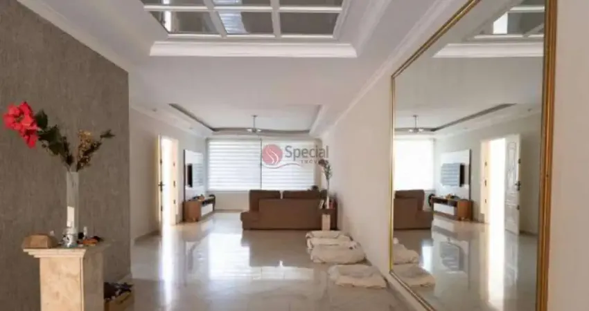 Sobrado à venda na Vila Carrão, 346 metros.