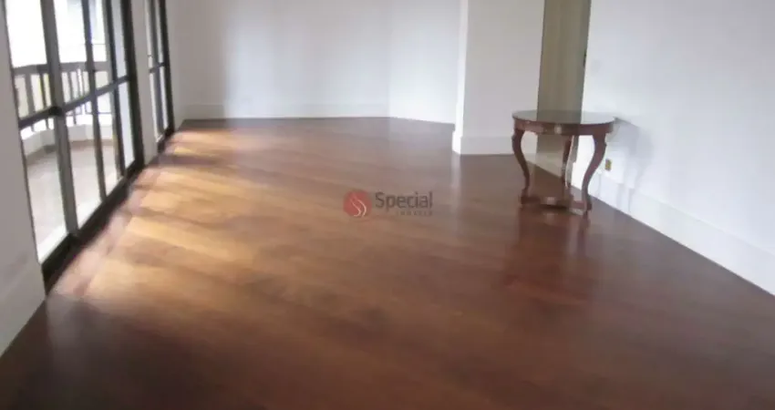 Apartamento em excelente localização com 3 suítes e 3 vagas na Vila Nova Conceição.