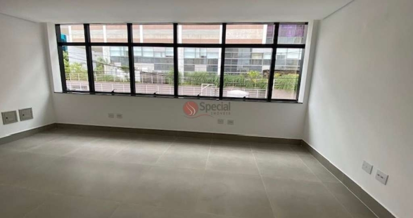 Prédio comercial novo no Tatuapé, ao lado do Hospital São Luiz com 500 m²