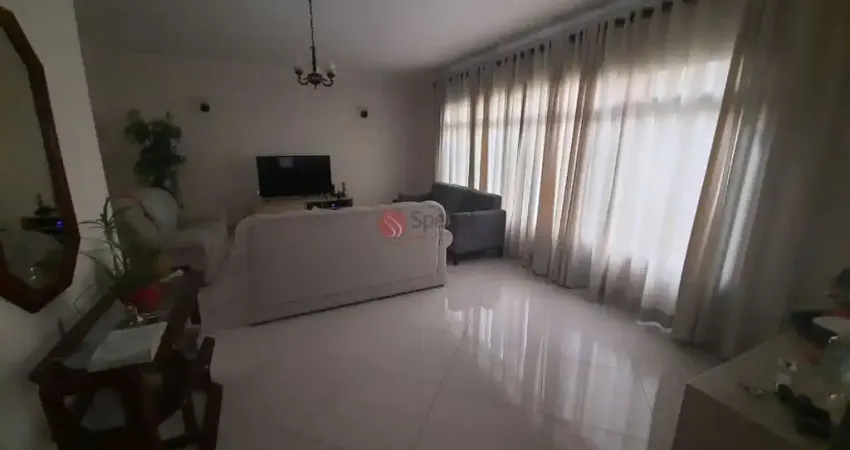 Casa térrea na Vila Formosa de 10,x25 com 250 metros de terreno.