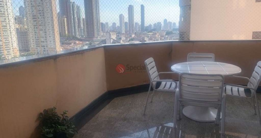 Apartamento com 236 m², 4 suítes, 3 áreas livres e 4 vagas.
