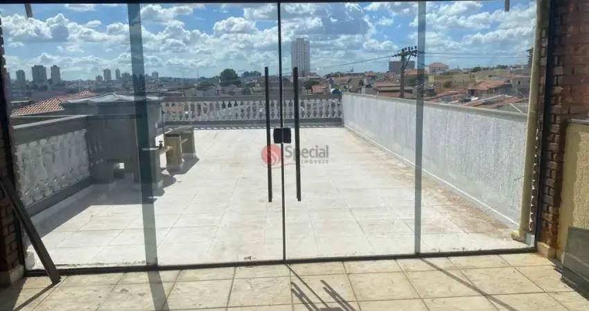 Sobrado na Água Rasa com terraço e churrasqueira, 3 quartos, 1 suíte e 2 vagas.