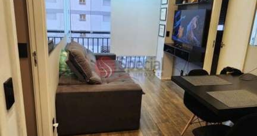 Apartamento com 2 dormitórios na Vila Invernada