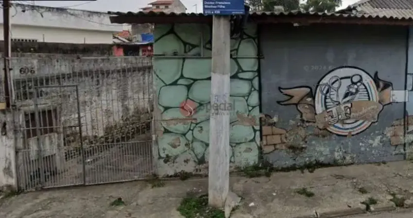 Terreno com 252 metros na Cidade Líder  em excelente localização.