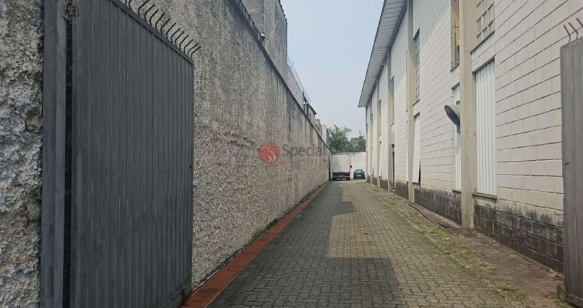 Galpão com 2500 metros construídos, terreno 3059 metros à venda na Vila Matilde.