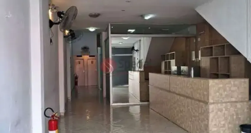 Salão comercial à venda no Tatuapé, próximo ao Metrô Carrão.
