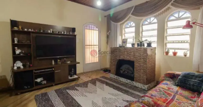 Casa térrea a venda na Vila Carrão.