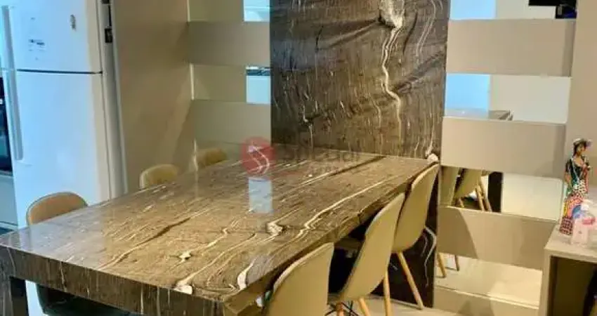 Sobrado de Condominio próximo ao Shopping Anália Franco, lindamente decorado, com  Varanda Gourmet,