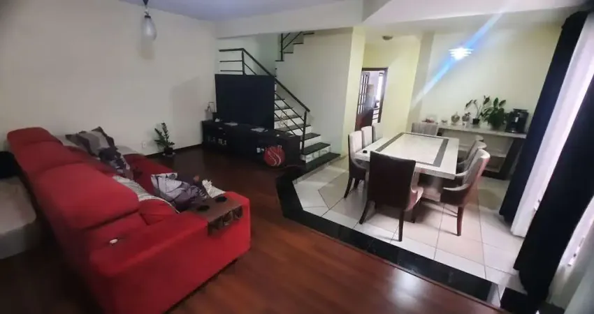 Sobrado Excelente com 3 suites e Piscina Área gourmet no Tatuapé.