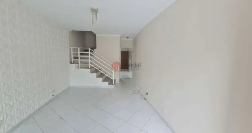 Sobrado na Vila Matilde com 2 suítes e 2 vagas.