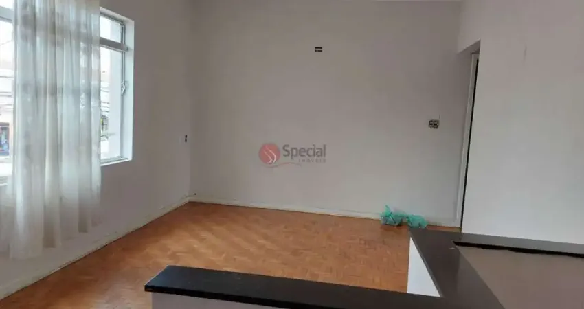 Prédio comercial na Água Rasa, próximo ao Metrô.