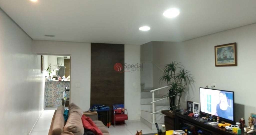 Sobrado à venda na Vila Matilde de 3 quartos e 2 vagas de garagem.