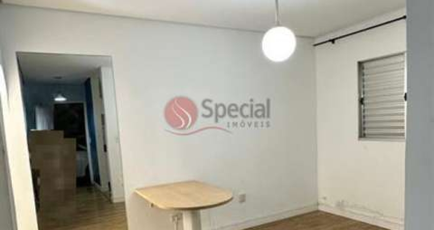 Casa térrea à venda na Vila Carrão, residencial e comercial com saída para 2 ruas.