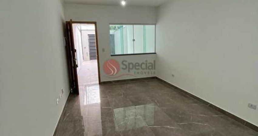 Sobrado novo na Vila Ema.