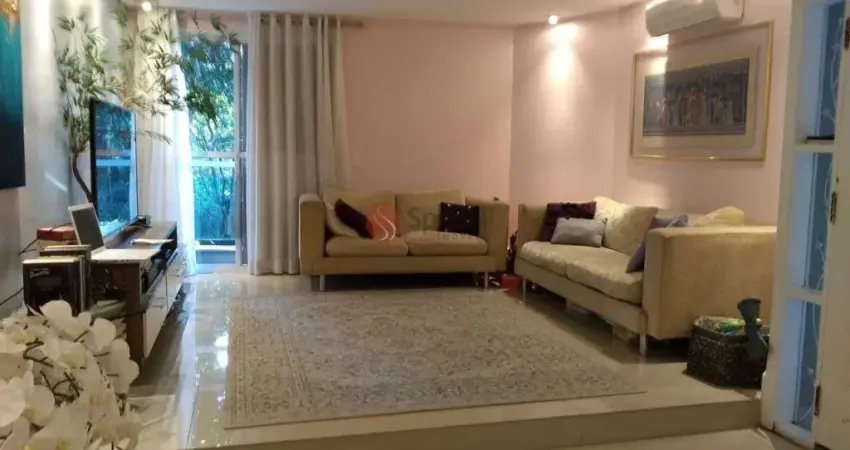Sobrado à venda na Vila Alpina - SP com 4 suítes e 5 vagas
