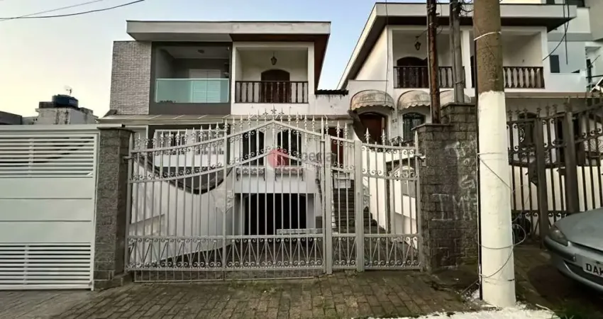 Sobrado à venda com 3 dormitórios, Água RAsa - Vila Invernada.