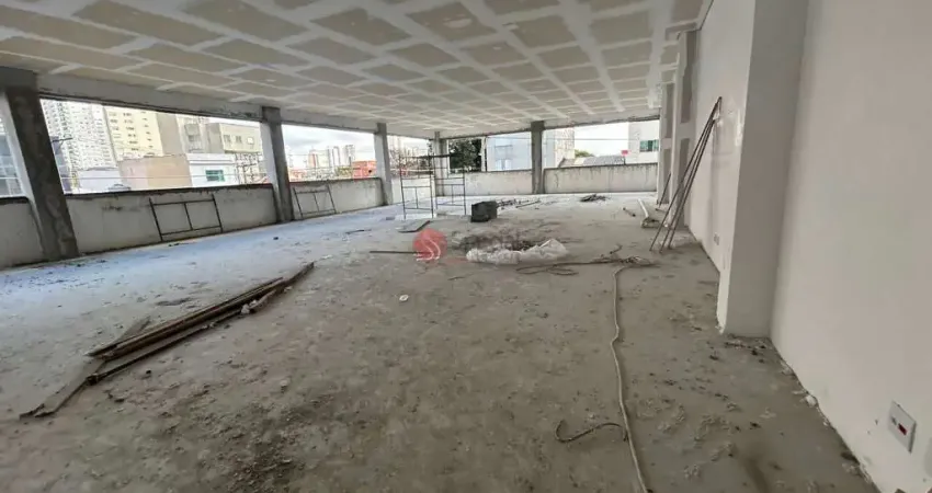 Salão comercial, com 300 metros de área construída, próximo ao Metrô Carrão.