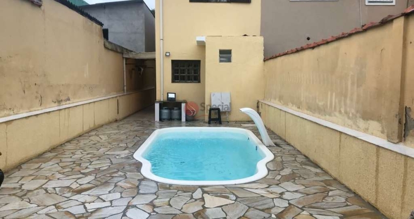 Sobrado na Cidade Patriarca com piscina, próximo ao Metrô.