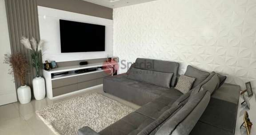 Apartamento à venda em rua nobre da Moóca com 108 metros.