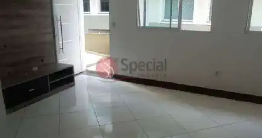 Casa em condomínio na Vila Mazzei, 3 dormitórios e 2 vagas de garagem.