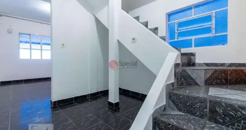 Sobrado no Jardim Nordeste,  próximo ao metrô Artur Alvin Zona Leste.