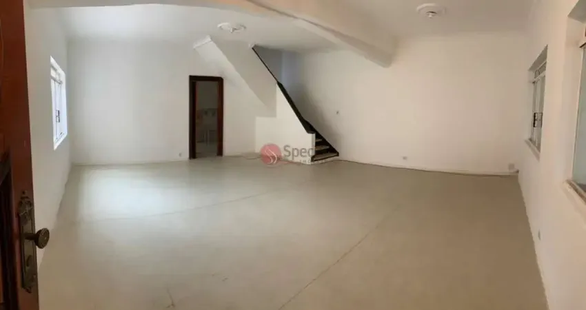 Sobrado para  locação na Penha com 3 quartos, 1 suíte e 5 vagas de garagem.