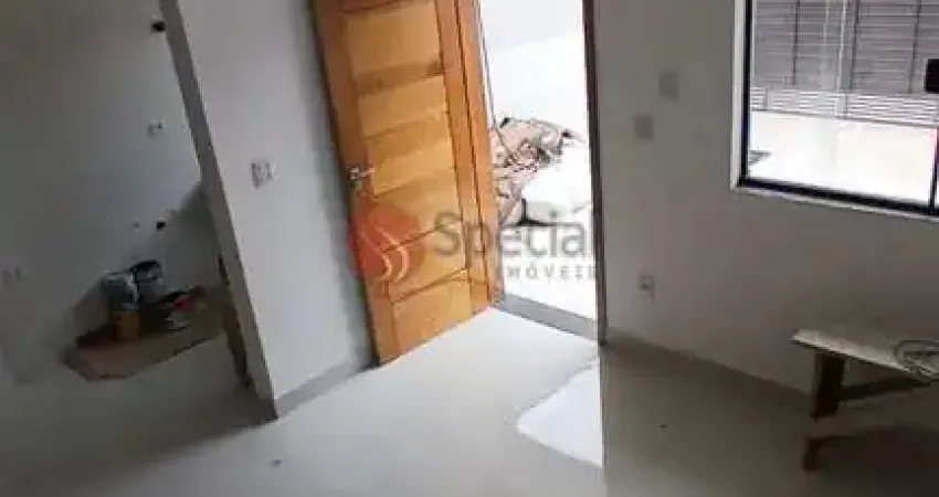 Sobrado para compra na Vila Ré, 2 quartos, 1 suíte, 2 vagas de garagem.