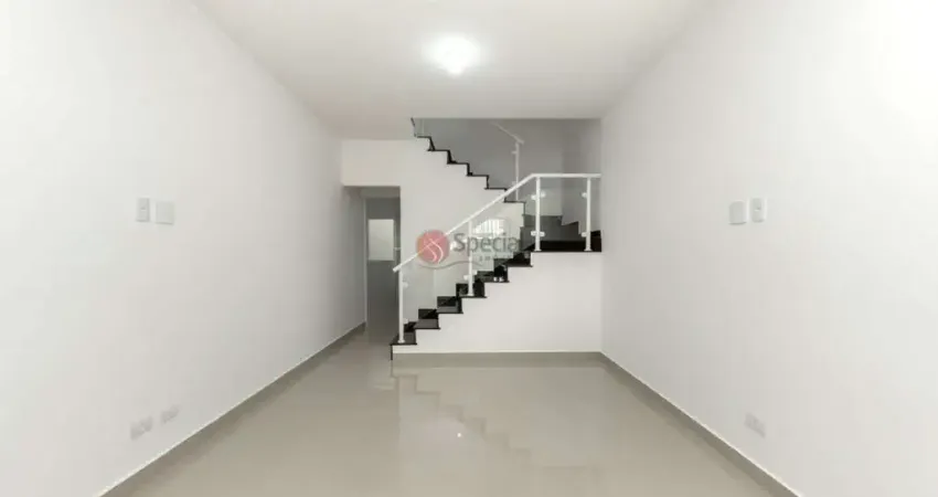 Sobrado no Jardim Record, 3 dormitórios, 2 vagas de garagem.