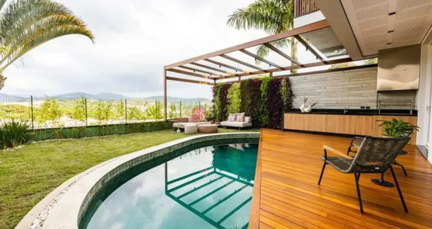 Casa em condomínio Aruã Eco Park 3 suítes e 5 vagas, linda.