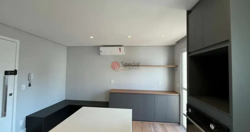 Apartamento triplex com 76m² , 2 suítes e 2 vagas reformado no itaim bibi.