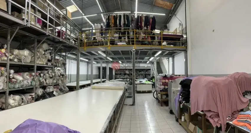 Galpão na vila carrão, 10x50, 500 metros de terreno, 584 metros, próximo a r.dentista barreto.