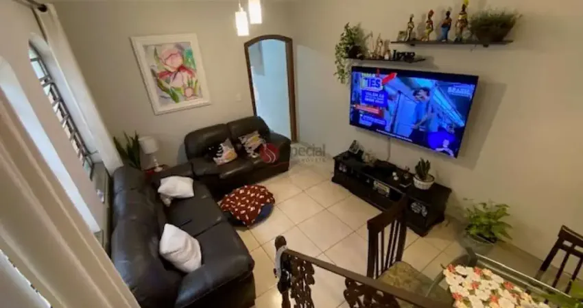 Sobrado a venda Jardim Textil, 240m2, 3 quartos, 1 suíte e 7 vagas