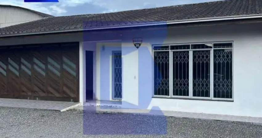 Casa para Locação em Joinville, Floresta, 2 dormitórios, 1 suíte, 1 banheiro, 1 vaga