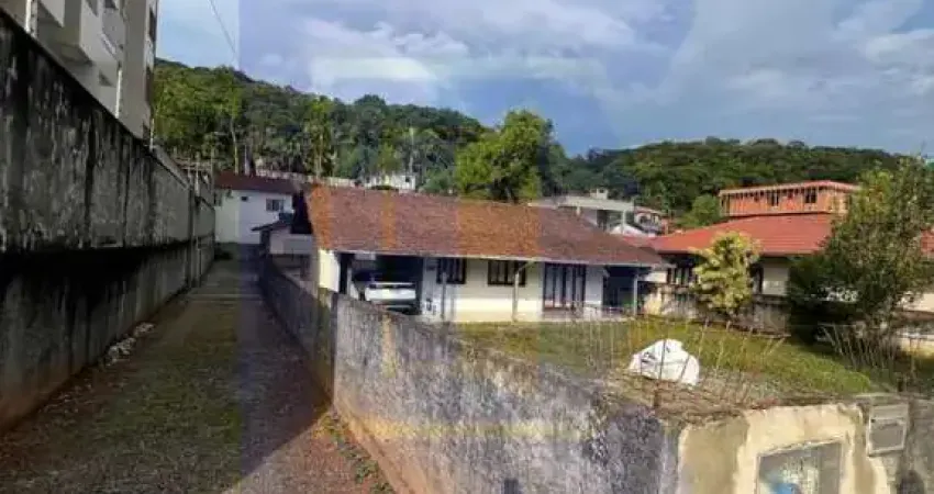 Terreno à venda no Iririú, Joinville