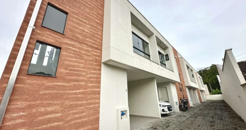 Casa em condomínio fechado com 2 quartos para alugar no Velha Central, Blumenau 