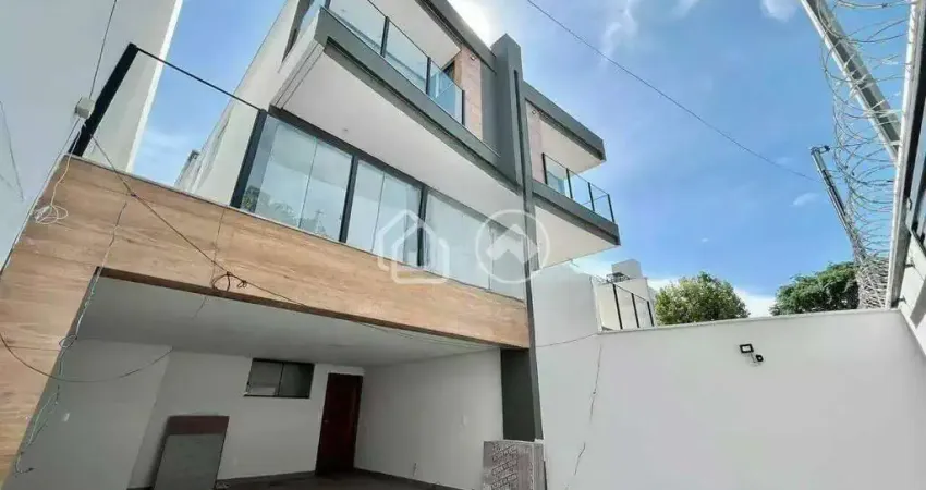 Casa geminada triplex de alto padrão no planalto – 3 quartos, 4 vagas!