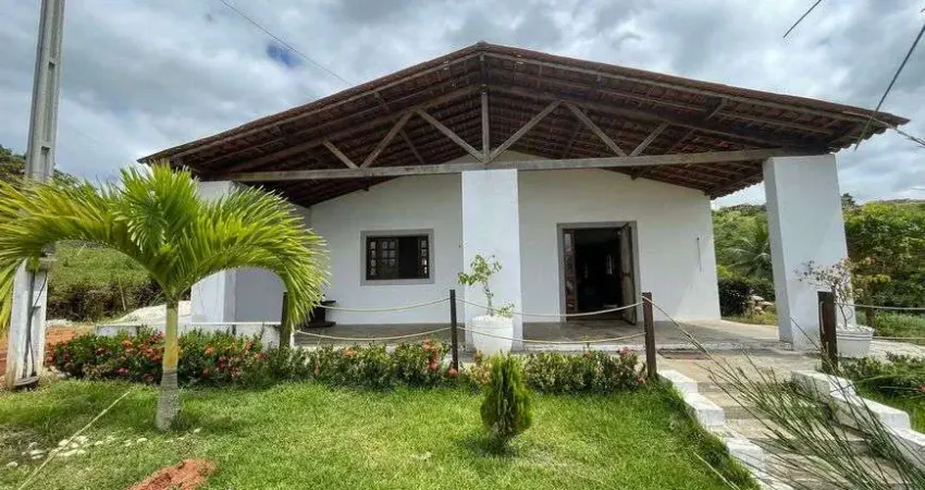 Casa de vila à venda com 120m2, 3 qtos 2 stes, espaçosa, ventilada, reformada, aceita carro, posse.