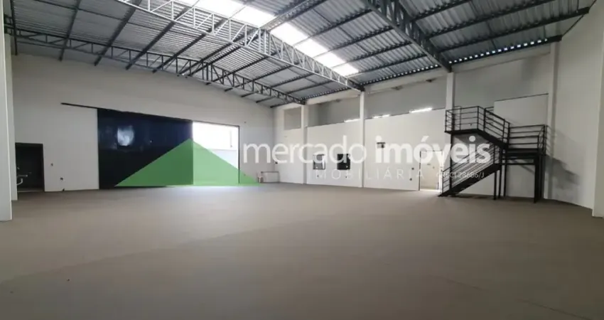 Vende - se excelente barracão no residencial piamilim com infraestrutura e escritórios