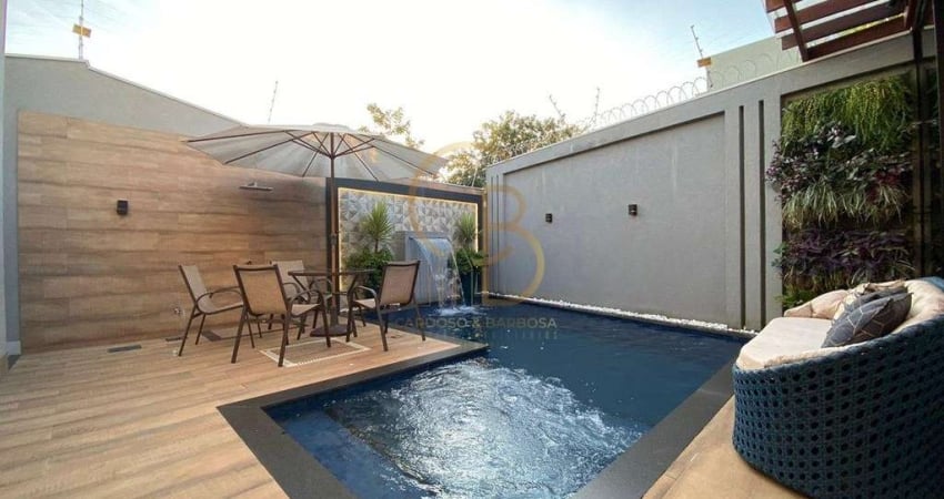 MARAVILHOSA CASA TÉRREA À VENDA DE PORTEIRA FECHADA