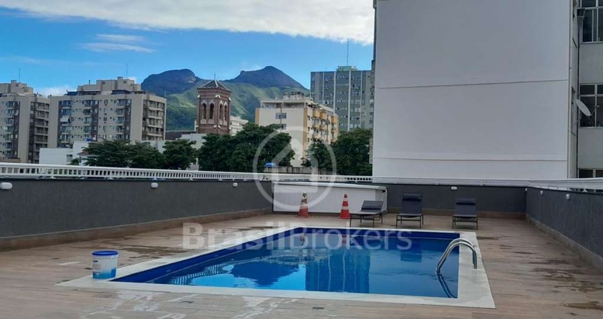 Excelente Localização !!!... varanda/ 2qts/ dep compl/ infra total