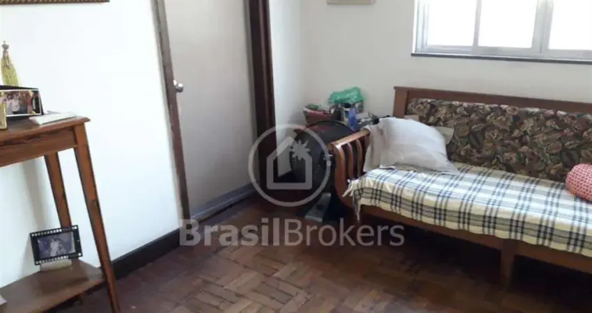 Casa à venda com 500,00m² e 3 quartos em Cavalcanti, Rio de Janeiro - rj