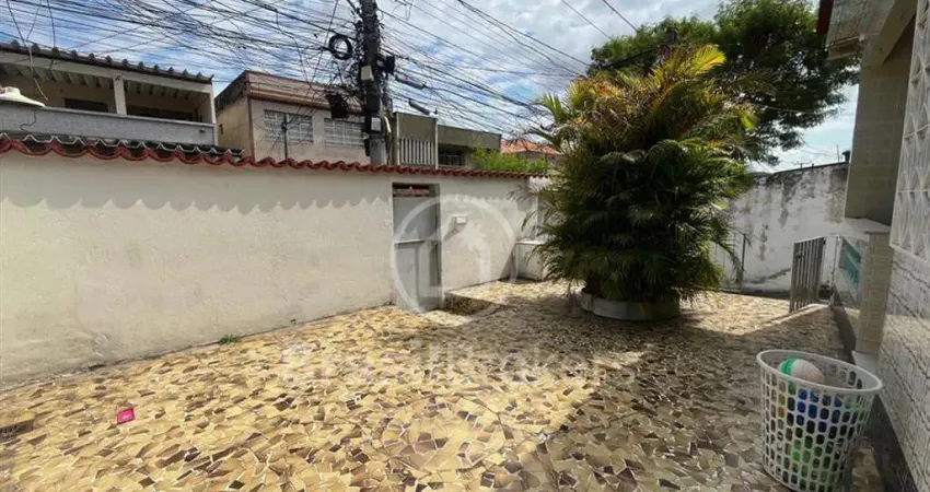 Casa à venda com 2 quartos em Pilares - RJ