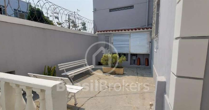 Imóvel com 189m² no Lins de Vasconcelos