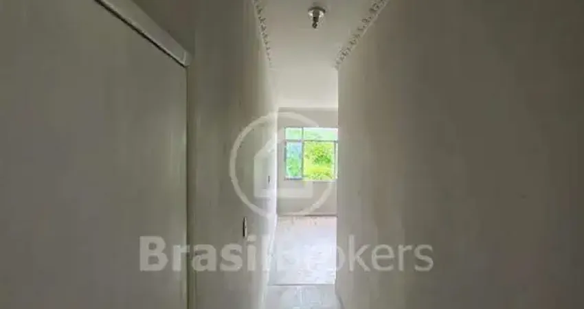 Apartamento recém reformado de 70m² em Cascadura