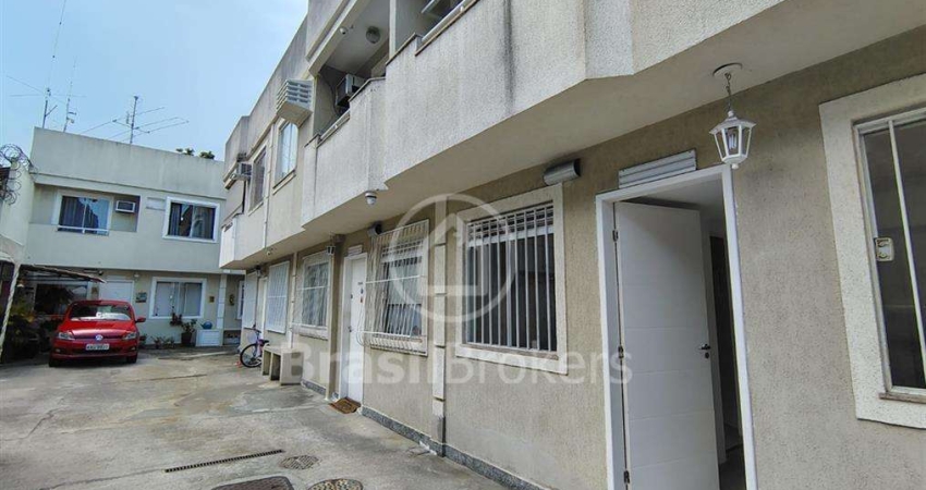 Excelente Casa duplex 02 Quartos em Condomínio